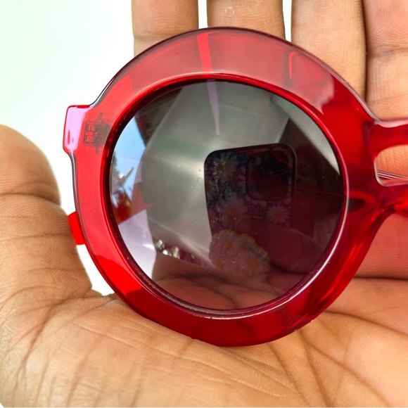 Urban Outfitters Retro Inspired Sunglasses - Picture 5 of 5